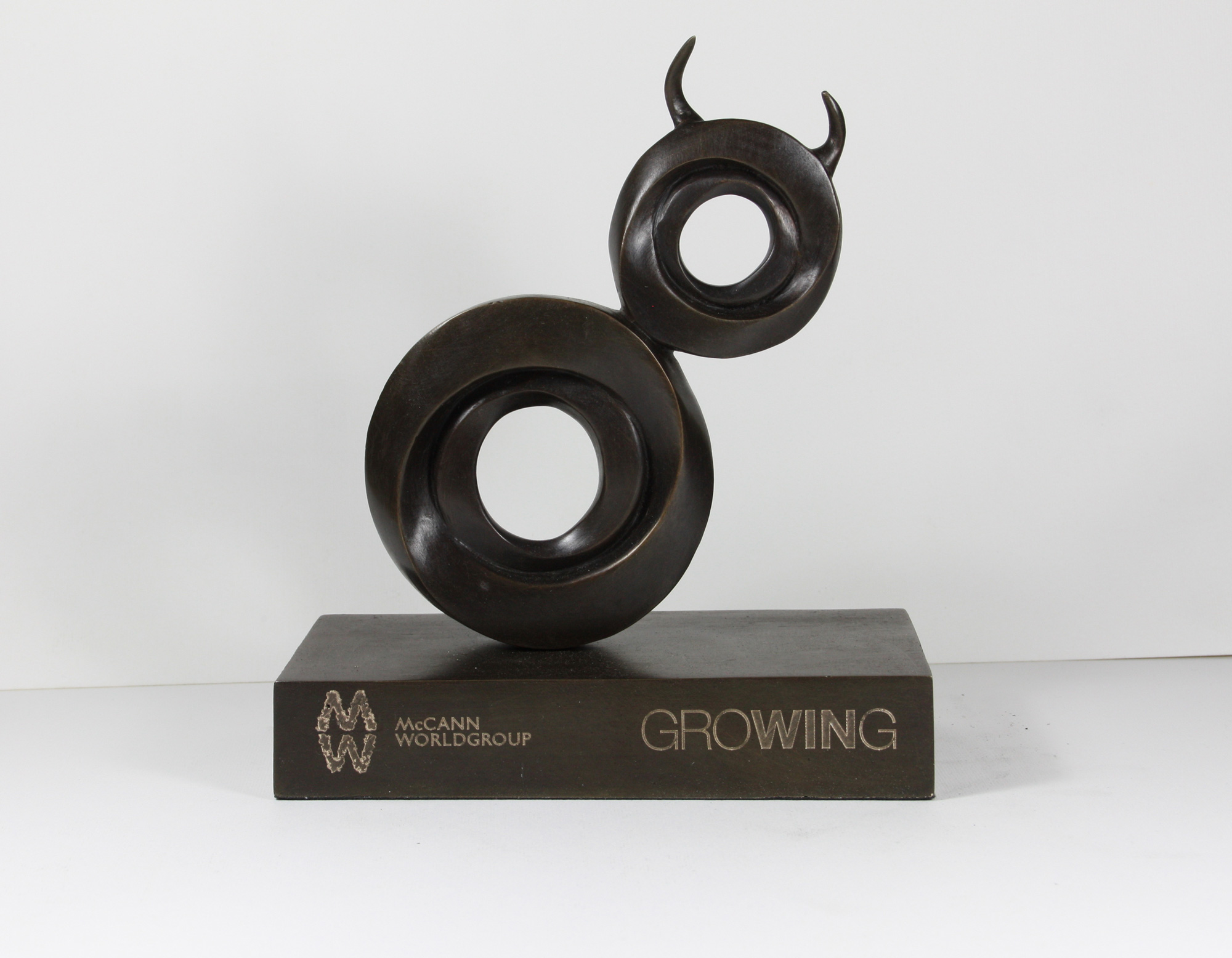 escultura-corporativa-GROW6